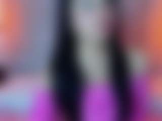 Leah-Brm's Live Sex Cam Show