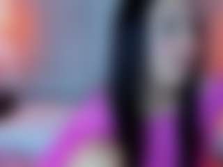 Live cam show with Leah-Brm - New Petite on Camsoda