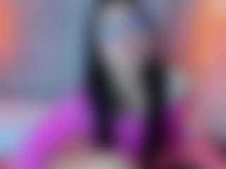 Leah-Brm's Live Sex Cam Show