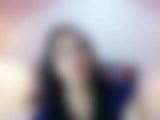 Leah-Brm's Live Sex Cam Show