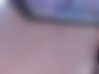 Live cam show with Leah-Brm - Petite on ObeyMaria
