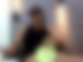 LeleHott01's Live Sex Cam Show