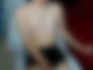 Live cam show with Rey - Blowjob on Camsoda