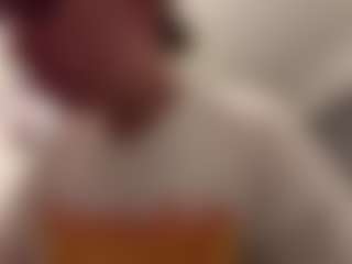 Bella's Live Sex Cam Show