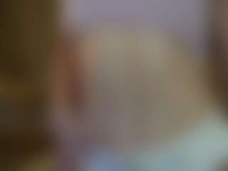 Live cam show with AshleyAmor - Skinny on Camsoda