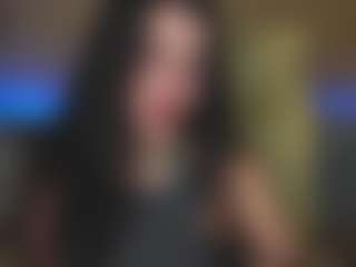 Live cam show with AshleyAmor - Skinny on AdultVida.com