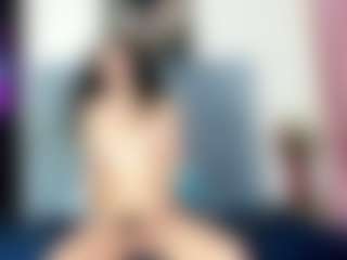 charlott-day's Live Sex Cam Show