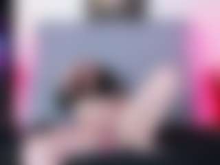 charlott-day's Live Sex Cam Show