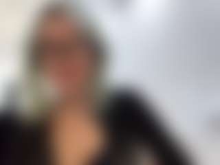 Live cam show with DevoraKolwyck - Erotic Dance on CamClone