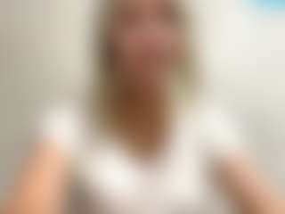 Live cam show with DevoraKolwyck - Public on Soda Cam
