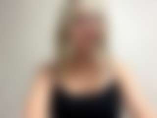 Live cam show with DevoraKolwyck - Granny on madthumbs