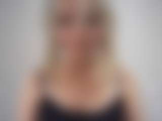 Live cam show with DevoraKolwyck - Granny Squirt on Camsoda