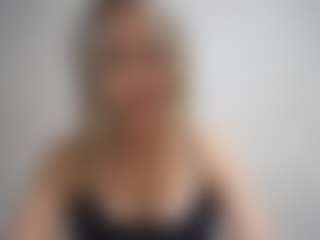 Live cam show with DevoraKolwyck - Granny on Camsoda