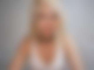 Live cam show with DevoraKolwyck - Granny on CamwithHer