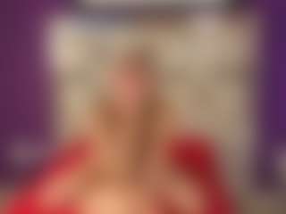 Live cam show with lilastart - Striptease on AdultVida.com