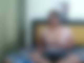 Live cam show with LUNAXS - New Petite on livesuperchat.net