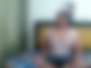 Live cam show with LUNAXS - New Petite on Camsoda