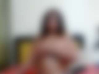 Live cam show with LUNAXS - Deepthroat on Camsoda