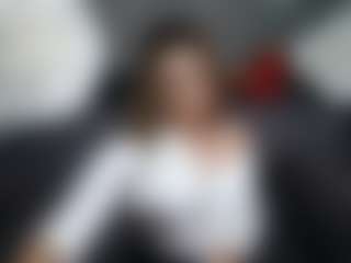 Live cam show with MiyaLinn - New Latina on AdultVida.com