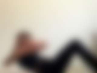 Live cam show with NatalyaKerl - Bedroom on Hubzter Live
