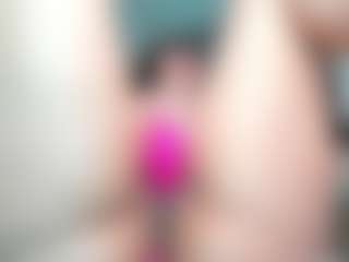 silvanna-more's Live Sex Cam Show