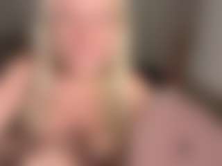 blondebunny999's Live Sex Cam Show