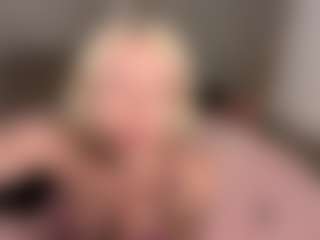 blondebunny999's Live Sex Cam Show