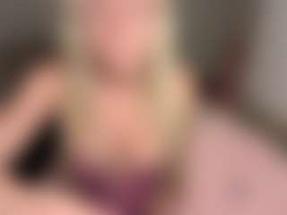 blondebunny999's Live Sex Cam Show