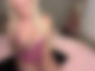blondebunny999's Live Sex Cam Show