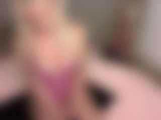 blondebunny999's Live Sex Cam Show