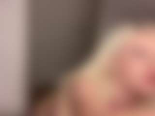 blondebunny999's Live Sex Cam Show