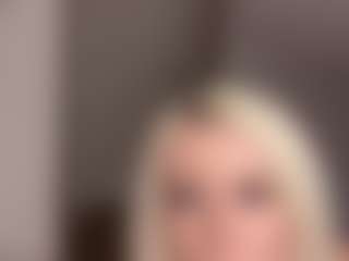 blondebunny999's Live Sex Cam Show