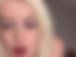 blondebunny999's Live Sex Cam Show