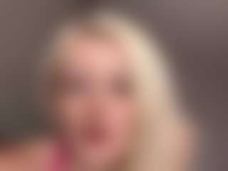 blondebunny999's Live Sex Cam Show