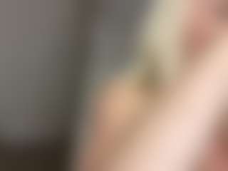 blondebunny999's Live Sex Cam Show
