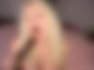 blondebunny999's Live Sex Cam Show