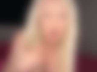 blondebunny999's Live Sex Cam Show