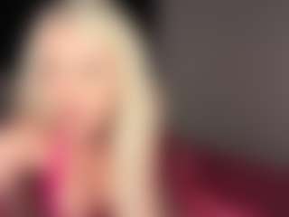 blondebunny999's Live Sex Cam Show