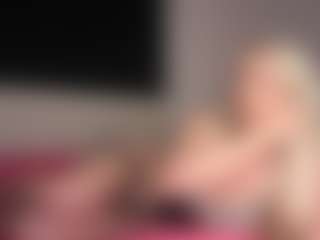 blondebunny999's Live Sex Cam Show