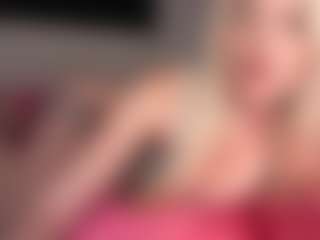 blondebunny999's Live Sex Cam Show