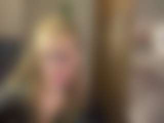 Live cam show with HillaryKoetter - Facial on Camsoda