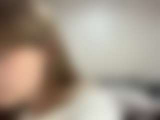 Live cam show with KieshaSamperi - New White on https://playwithruby.com | united states