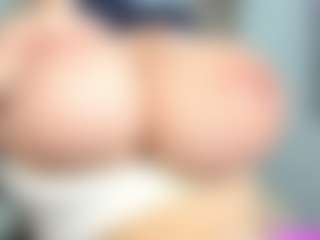 Longis1and1's Live Sex Cam Show