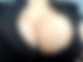Longis1and1's Live Sex Cam Show
