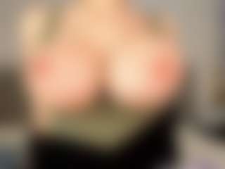 Longis1and1's Live Sex Cam Show