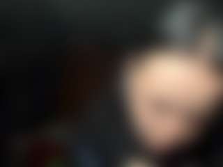 Live cam show with Hanna - New Petite on Dare Cams