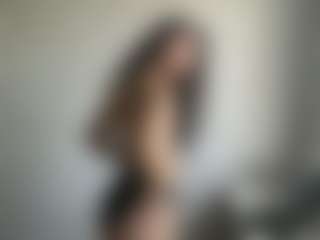 Live cam show with PinkieYasuda - Ass Bouncing on livesexfox.com
