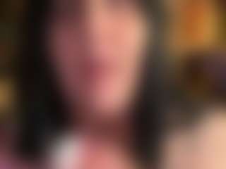 Live cam show with southernchik - Granny on CamClone