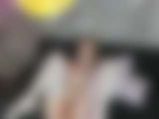 Live cam show with Sweeet-Angelll - Blonde Hair on AdultVida.com