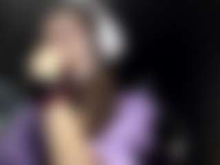 Live cam show with Mary - Brown Hair Teen (18+) on AdultVida.com